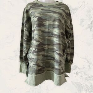 Caslon Women’s Camu Long Sleeve crew Neck Fleece Sweatshirt  - Size M - Green Sp